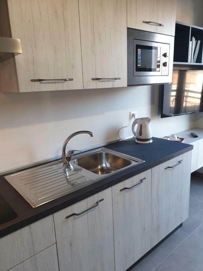Sun Lake Apartments Дезенцано-дель-Гарда Экстерьер фото