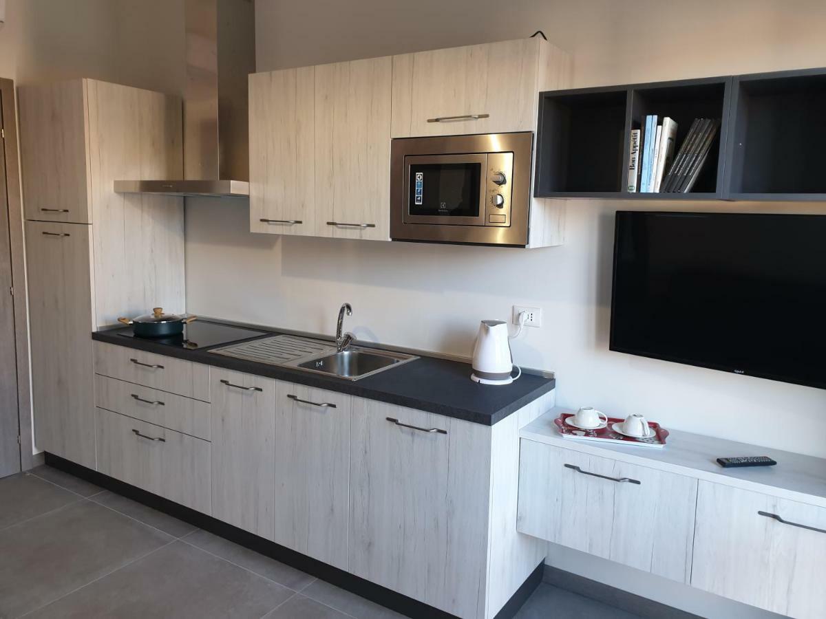 Sun Lake Apartments Дезенцано-дель-Гарда Экстерьер фото