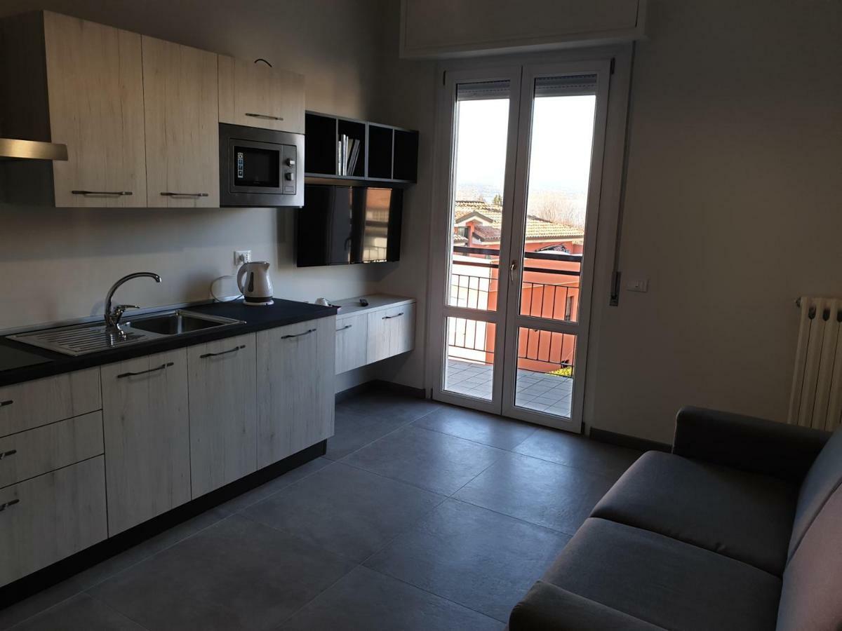 Sun Lake Apartments Дезенцано-дель-Гарда Экстерьер фото